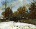 Entrando en el bosque de margoso efecto nieve Camille Pissarro paisaje